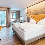 Post Hotel