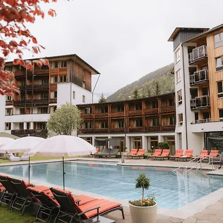 Post Hotel 4*