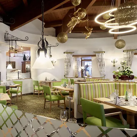 Hotel Post 4*